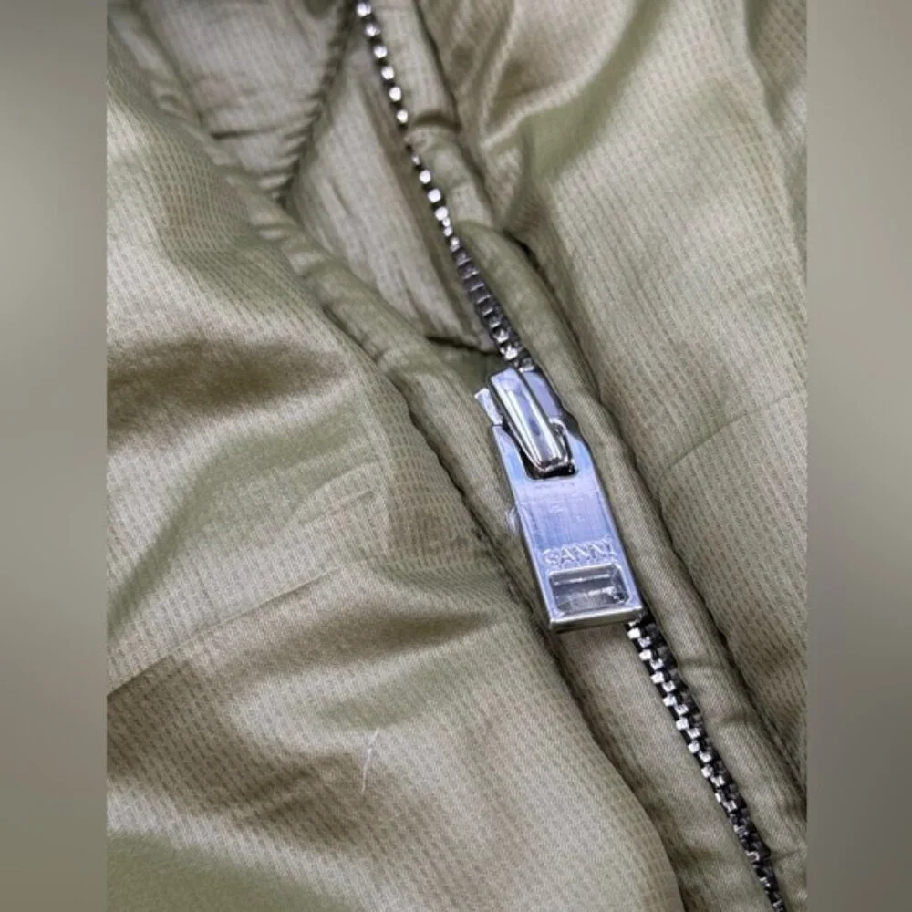 🆕 GANNI 🧿 NWOT Padded Sleeveless Jacket, Khaki Green - Sz S / M - Picture 12 of 16